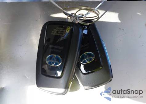 2022 Toyota Prius Prime Xle z USA, uszkodzony, nr VIN JTDKAMFP2N3199480